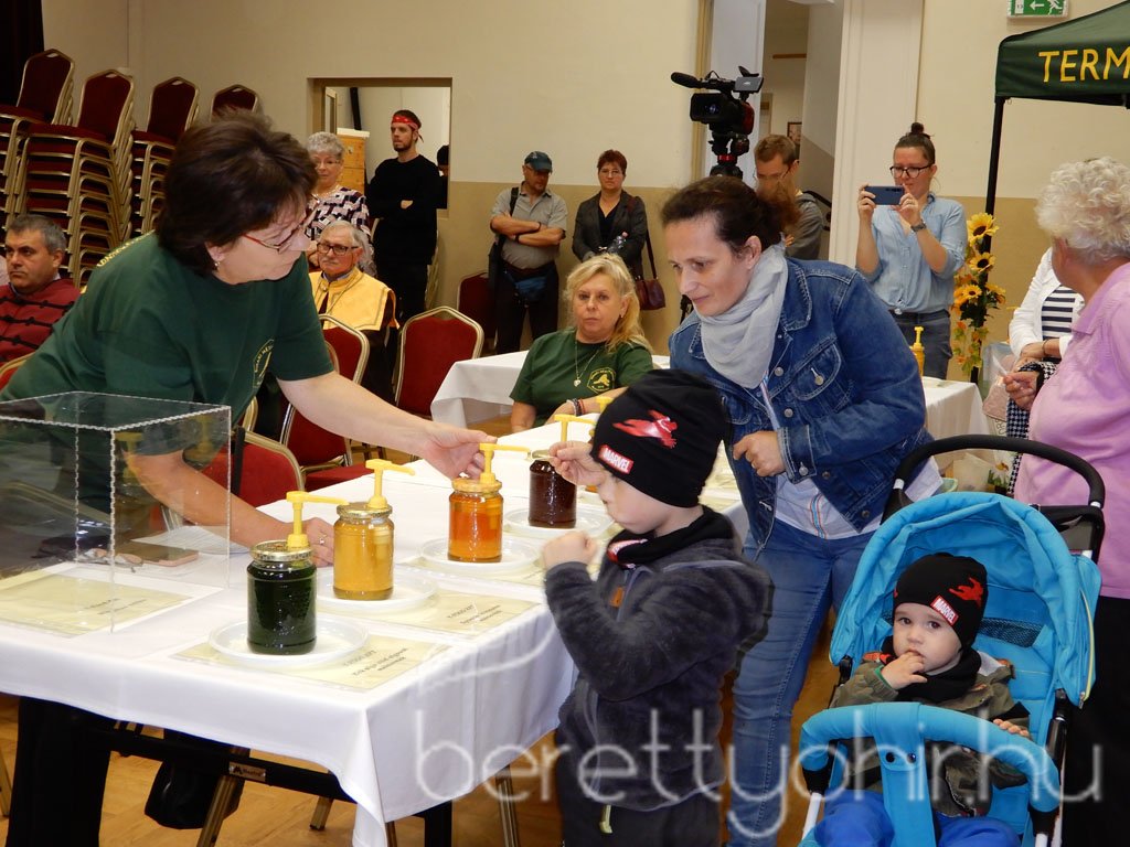 IX. Bihari Mézesnap 32